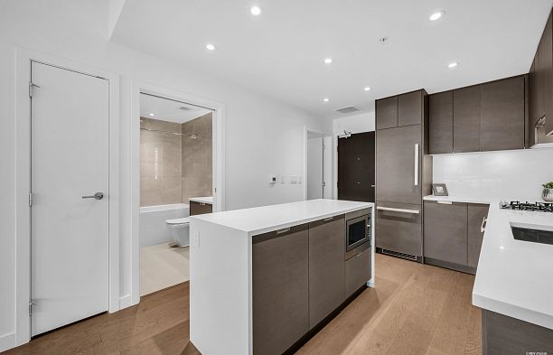 407 6328 Cambie Street Oakridge VW