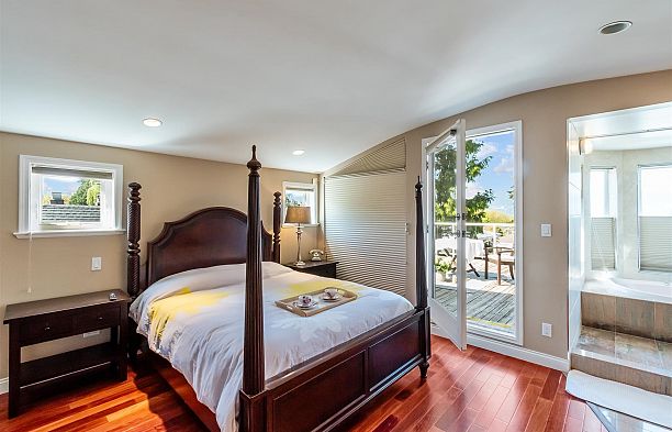 3123 W 27th Avenue MacKenzie Heights