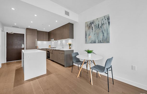 407 6328 Cambie Street Oakridge VW