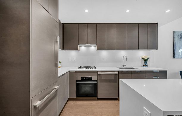 407 6328 Cambie Street Oakridge VW