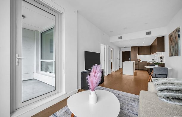 407 6328 Cambie Street Oakridge VW