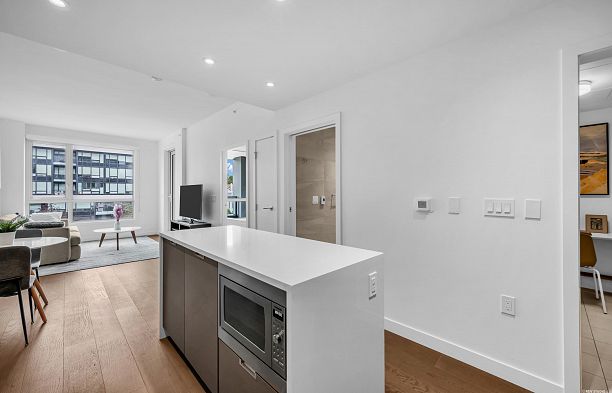 407 6328 Cambie Street Oakridge VW