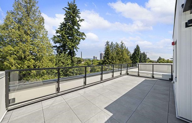 6272 Oak Street Oakridge VW