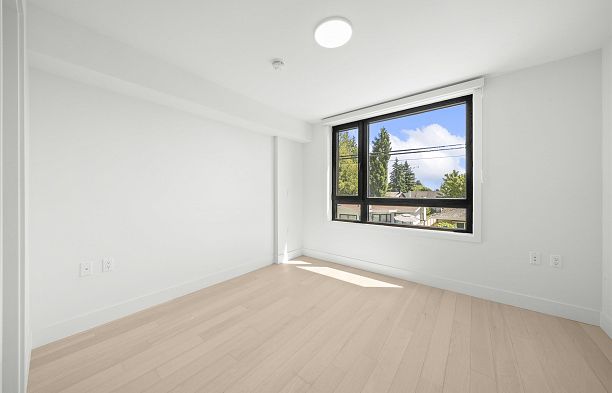 6272 Oak Street Oakridge VW