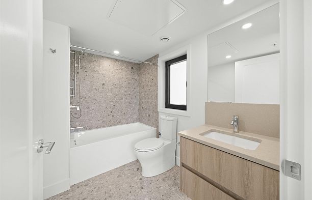 6272 Oak Street Oakridge VW