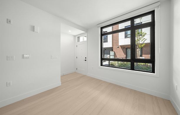 6272 Oak Street Oakridge VW