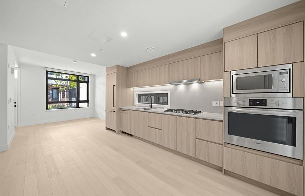6272 Oak Street Oakridge VW