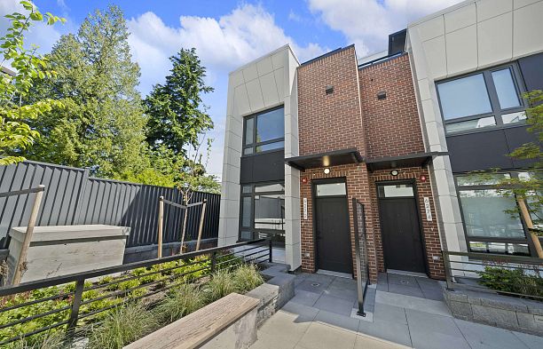 6272 Oak Street Oakridge VW