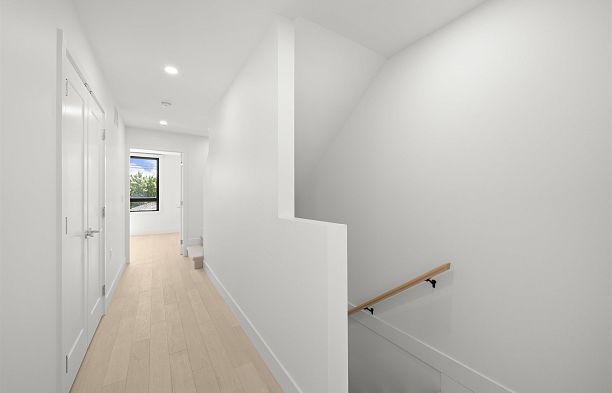 6272 Oak Street Oakridge VW