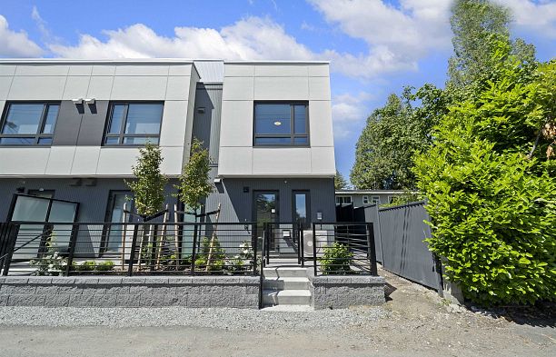 6272 Oak Street Oakridge VW