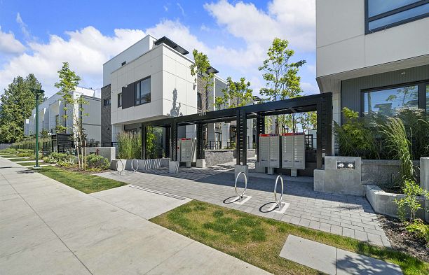 6272 Oak Street Oakridge VW
