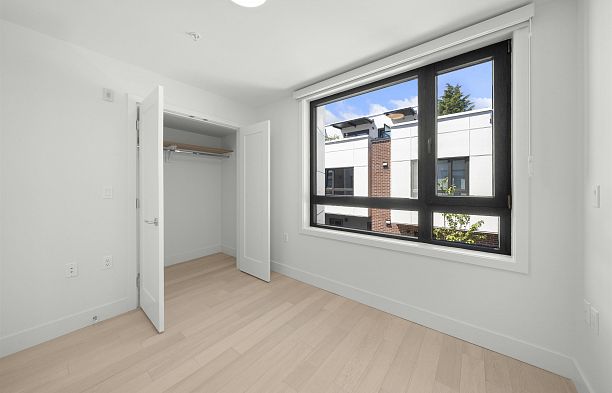 6272 Oak Street Oakridge VW