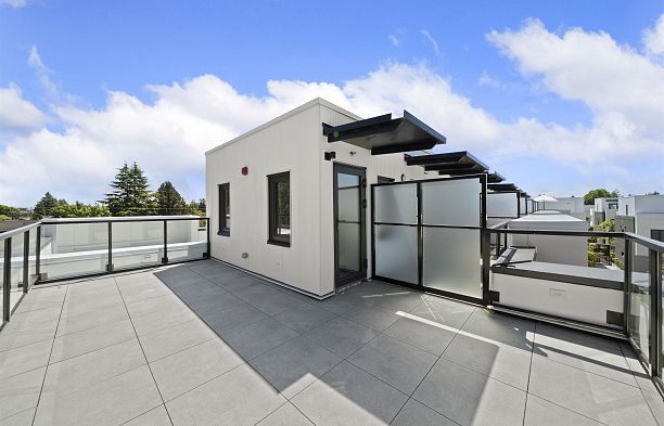 6272 Oak Street Oakridge VW