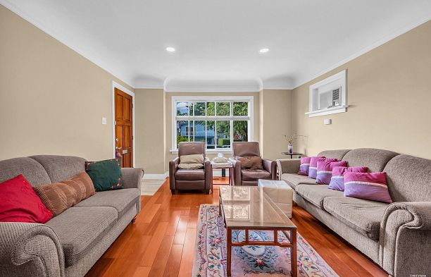 2785 W 20th Avenue Arbutus