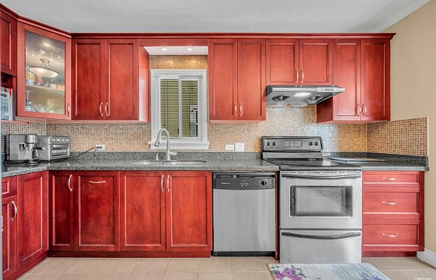 2785 W 20th Avenue Arbutus