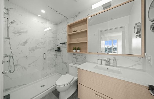 301 8888 Osler Street Marpole