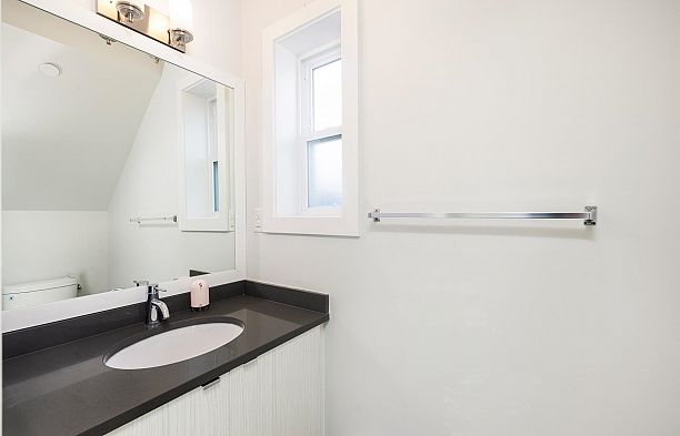 50 E 47 AVENUE, Vancouver BC V5W 2A5 Main