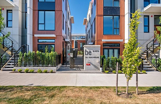 212 715 W 49th Avenue Oakridge VW