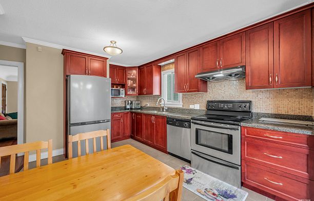 2785 W 20th Avenue Arbutus