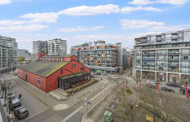 502 77 Walter Hardwick Avenue False Creek