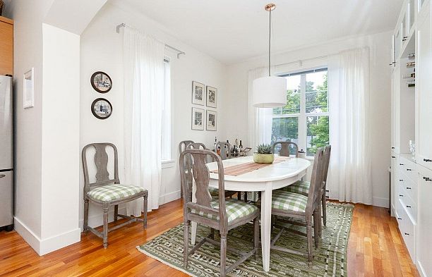 1 5808 Tisdall Street Oakridge VW