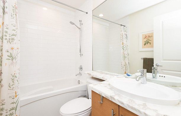 1 5808 Tisdall Street Oakridge VW