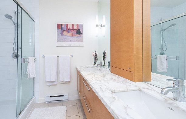 1 5808 Tisdall Street Oakridge VW