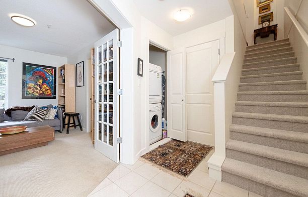 1 5808 Tisdall Street Oakridge VW