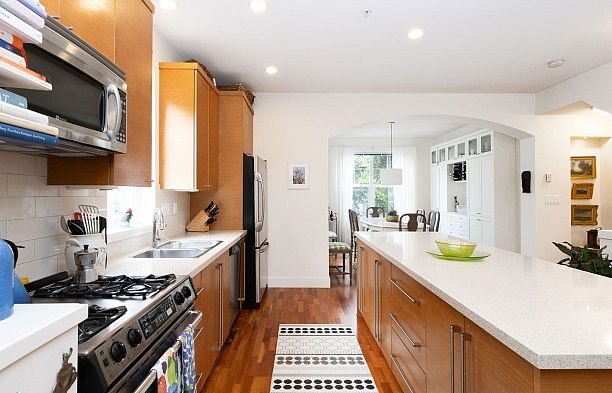 1 5808 Tisdall Street Oakridge VW