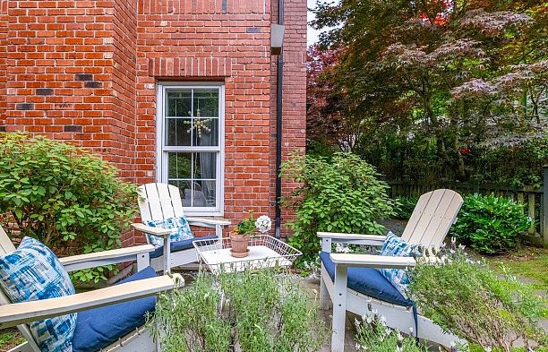 1 5808 Tisdall Street Oakridge VW