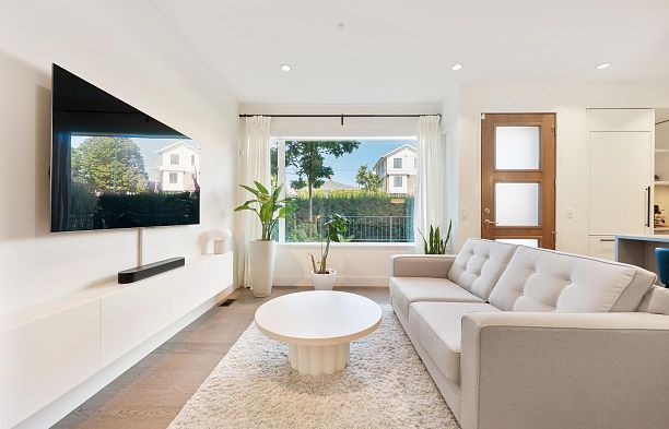 6812 Oak Street South Cambie