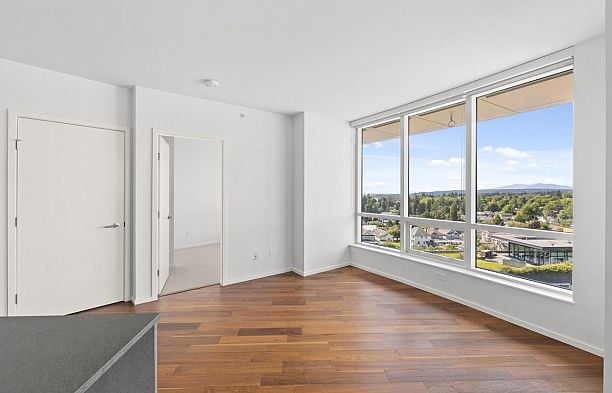 1505 8555 Granville Street S.W. Marine