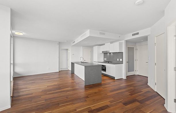 1505 8555 Granville Street S.W. Marine