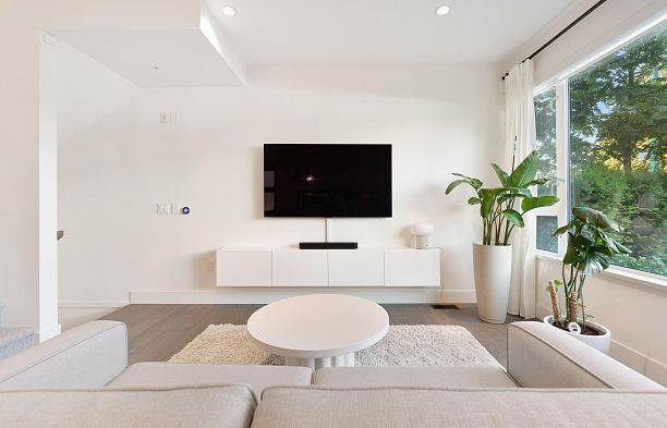 6812 Oak Street South Cambie
