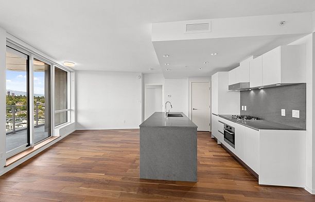1505 8555 Granville Street S.W. Marine