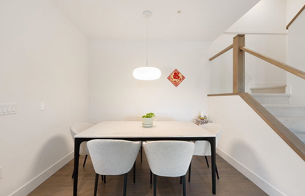 6812 Oak Street South Cambie