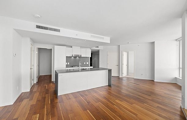 1505 8555 Granville Street S.W. Marine