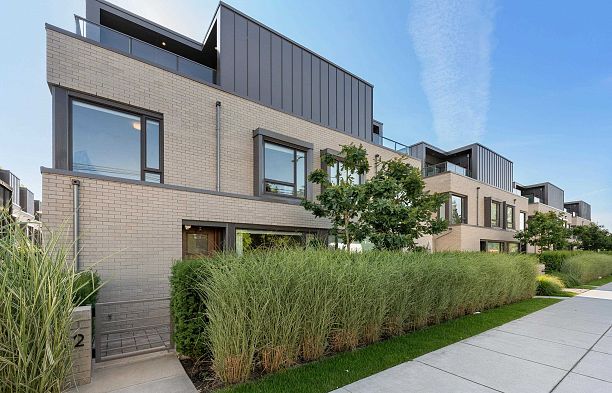 6812 Oak Street South Cambie