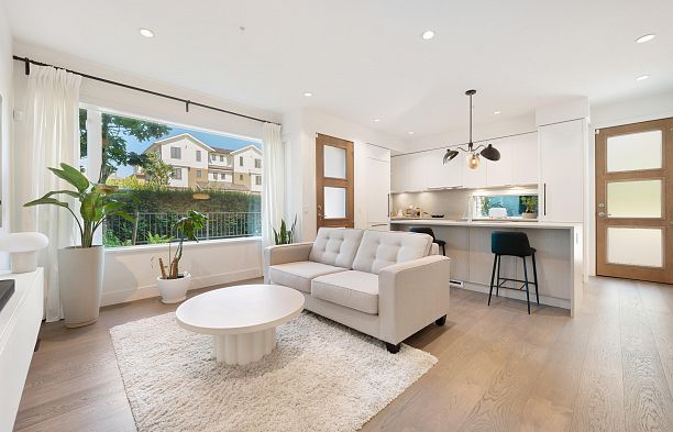 6812 Oak Street South Cambie