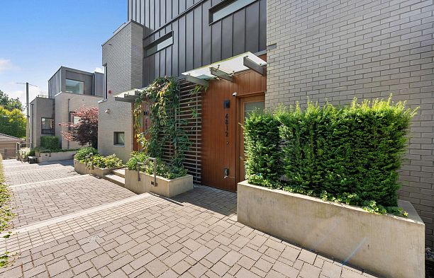 6812 Oak Street South Cambie