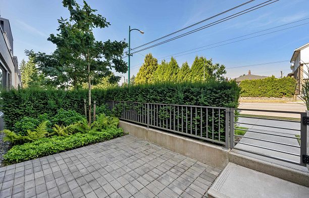 6812 Oak Street South Cambie