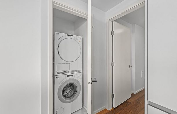 1505 8555 Granville Street S.W. Marine