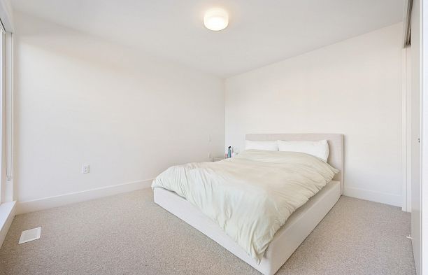 6812 Oak Street South Cambie