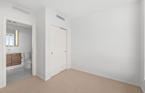 1505 8555 Granville Street S.W. Marine