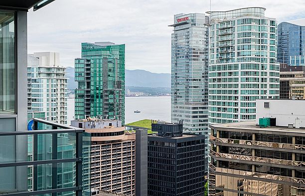 2705 1189 Melville Street Coal Harbour