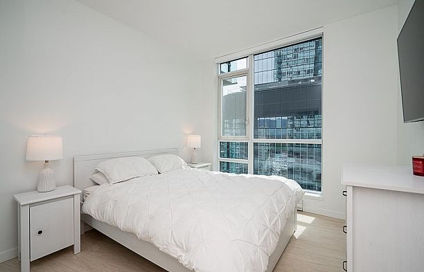 2705 1189 Melville Street Coal Harbour