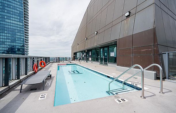 2705 1189 Melville Street Coal Harbour