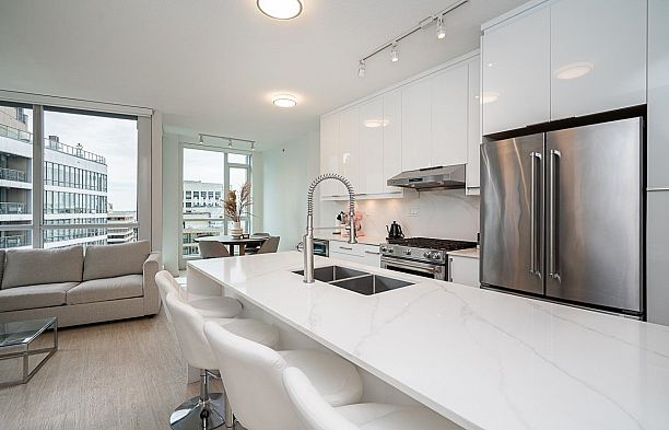 2705 1189 Melville Street Coal Harbour
