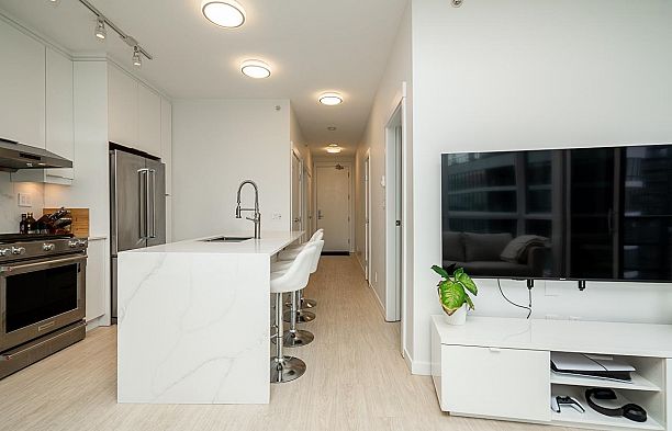 2705 1189 Melville Street Coal Harbour