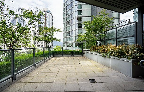 2705 1189 Melville Street Coal Harbour